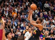 竞技宝- 公牛不断突破！，费德勒连续十二场比赛得分超过比赛局势复杂赛场气氛高涨