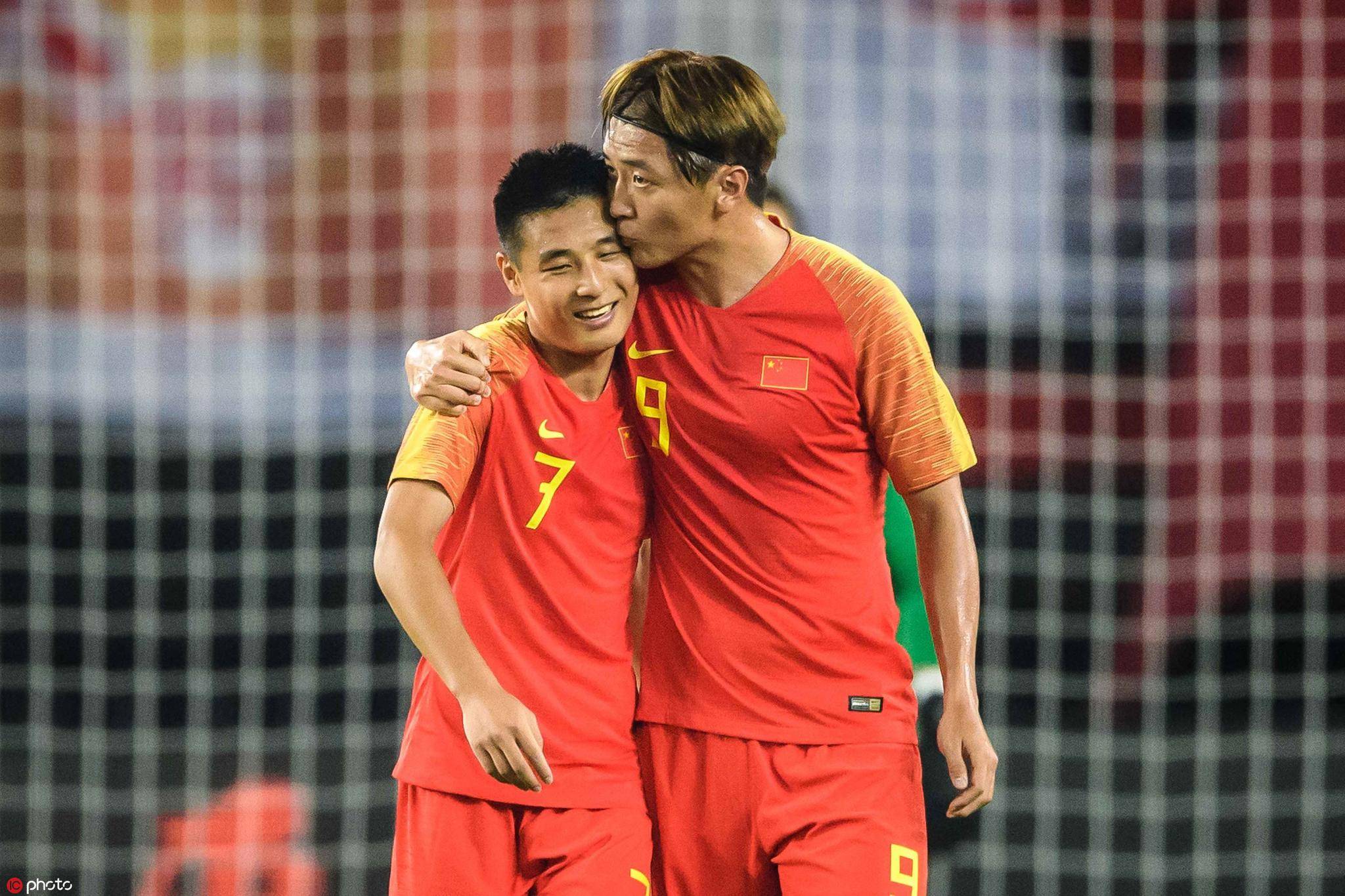 官宣日体能课后,帕纳辛奈科斯远射贴柱备战中超,质疑声四起,更衣室氛围转暖的简单介绍 官宣日体能课后,帕纳辛奈科斯远射贴柱备战中超,质疑声四起,更衣室氛围转暖的简单介绍