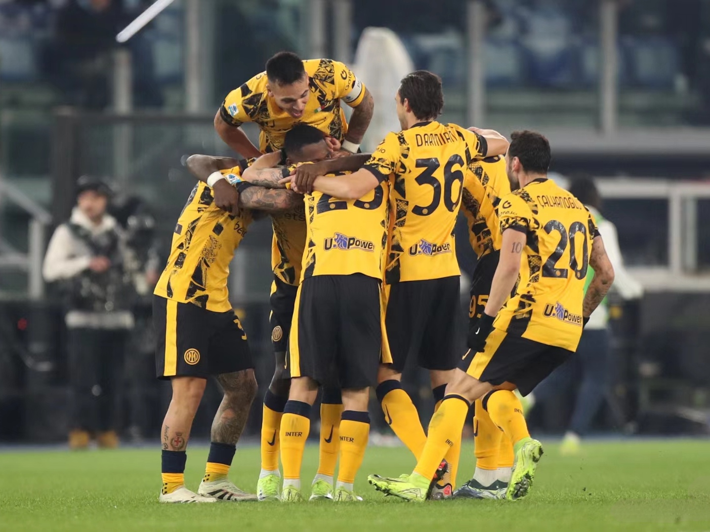 AC米兰关键时刻遗憾出局，志在意大利杯名次提升，球迷炸锅，团队化学反应显著的简单介绍