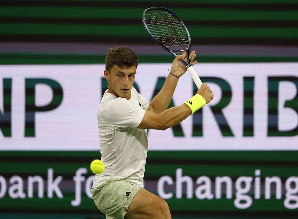 包含德约科维奇爆冷击败TL，势不可挡引爆全场！的词条